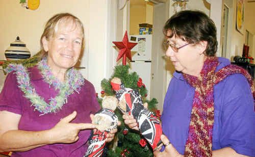 Warwick Potters’ Association president Sue Keong shows Kris Moulder some of the beautiful pieces on show at the Warwick Potters’ Place Christmas shop. Warwick Potters’ Association president Sue Keong shows Kris Moulder some of the beautiful pieces on show at the Warwick Potters’ Place Christmas shop.